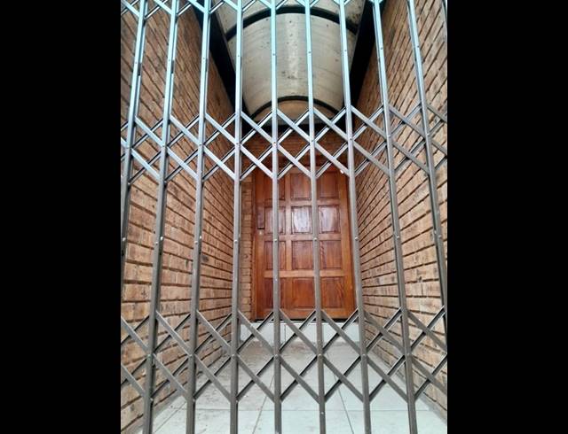 4 BEDROOM HOUSE FOR SALE IN KAGISO